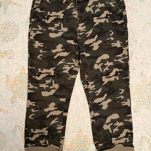 Camouflage Capris